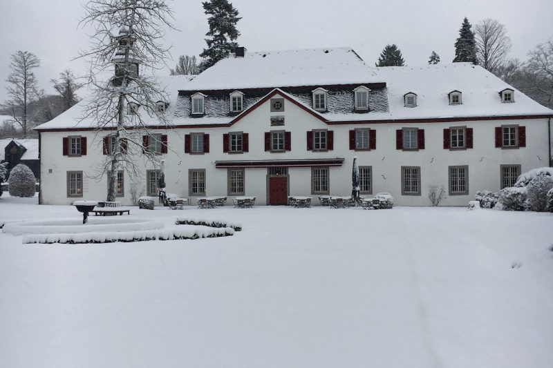 Schloss Auel Winter Rück